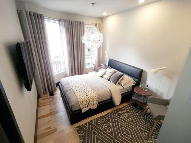Private Room & Private Bathroom In Le Plateau مونتريال المظهر الخارجي الصورة